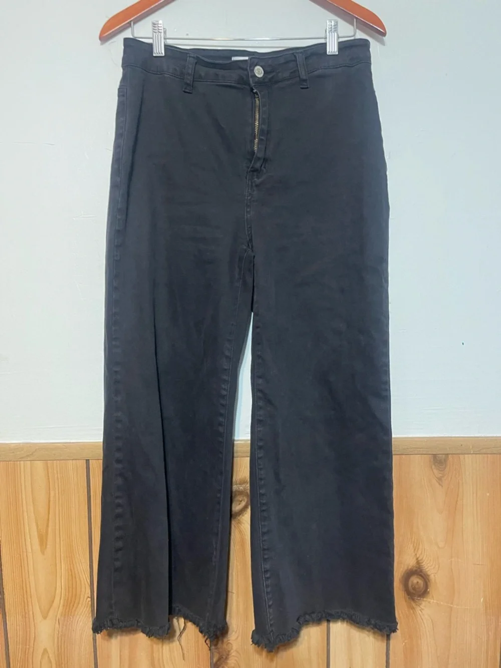 Zenana Outfitters Black High-Rise Wide Leg Jeans - Picture 2 of 9